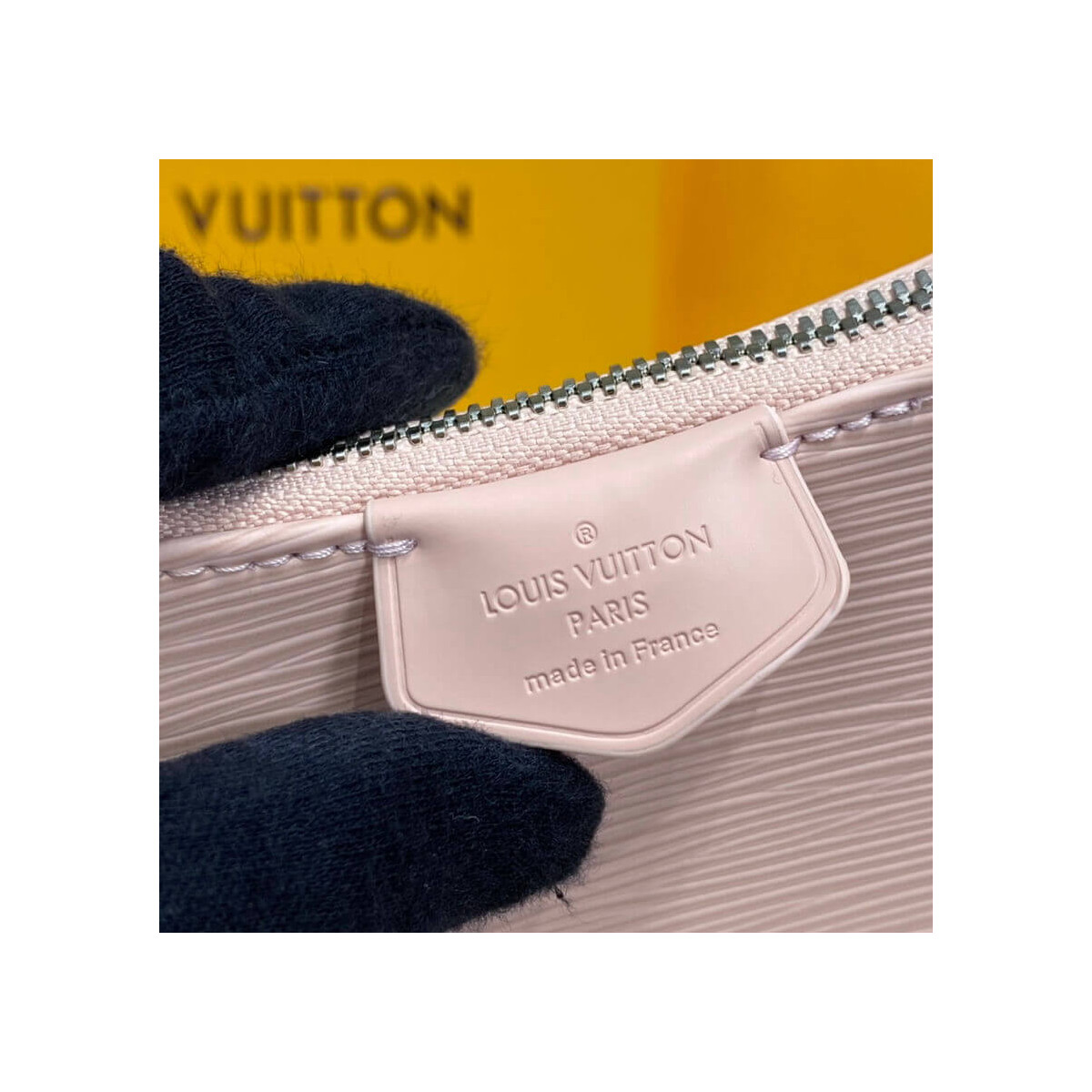 Louis Vuitton Easy Pouch On Strap M80471