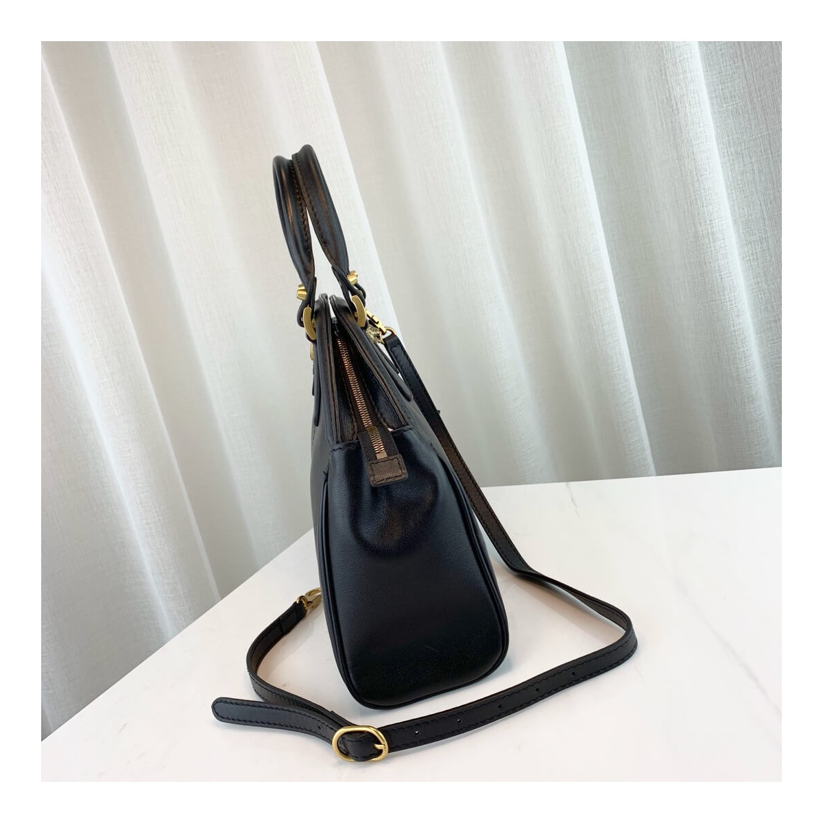 Gucci RE(BELLE) Medium Top Handle Bag 516459