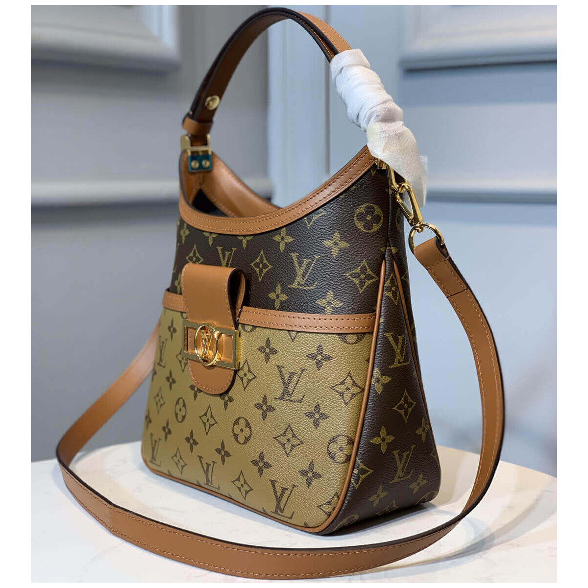 Louis Vuitton Hobo Dauphine PM M45194