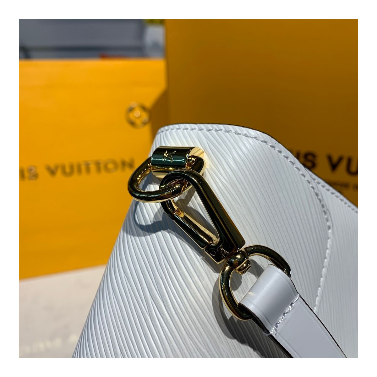 Louis Vuitton Twist PM And Twisty M55685 White/Gold