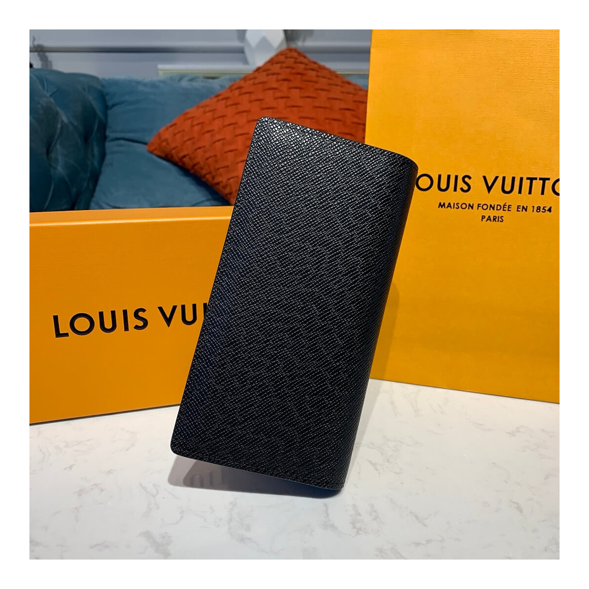 Louis Vuitton Taiga Leather Brazza Wallet M30285