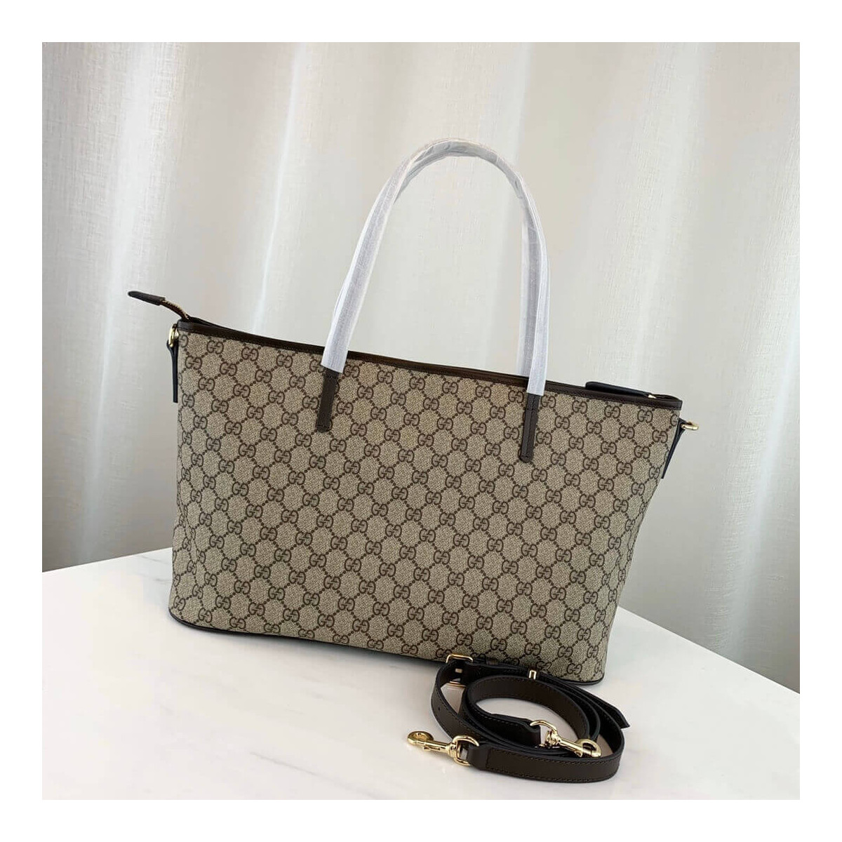 Gucci GG Supreme Zip Medium Tote Bag 353437