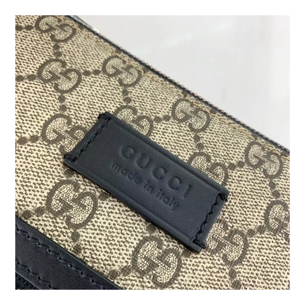 Gucci GG Supreme Messenger 406410