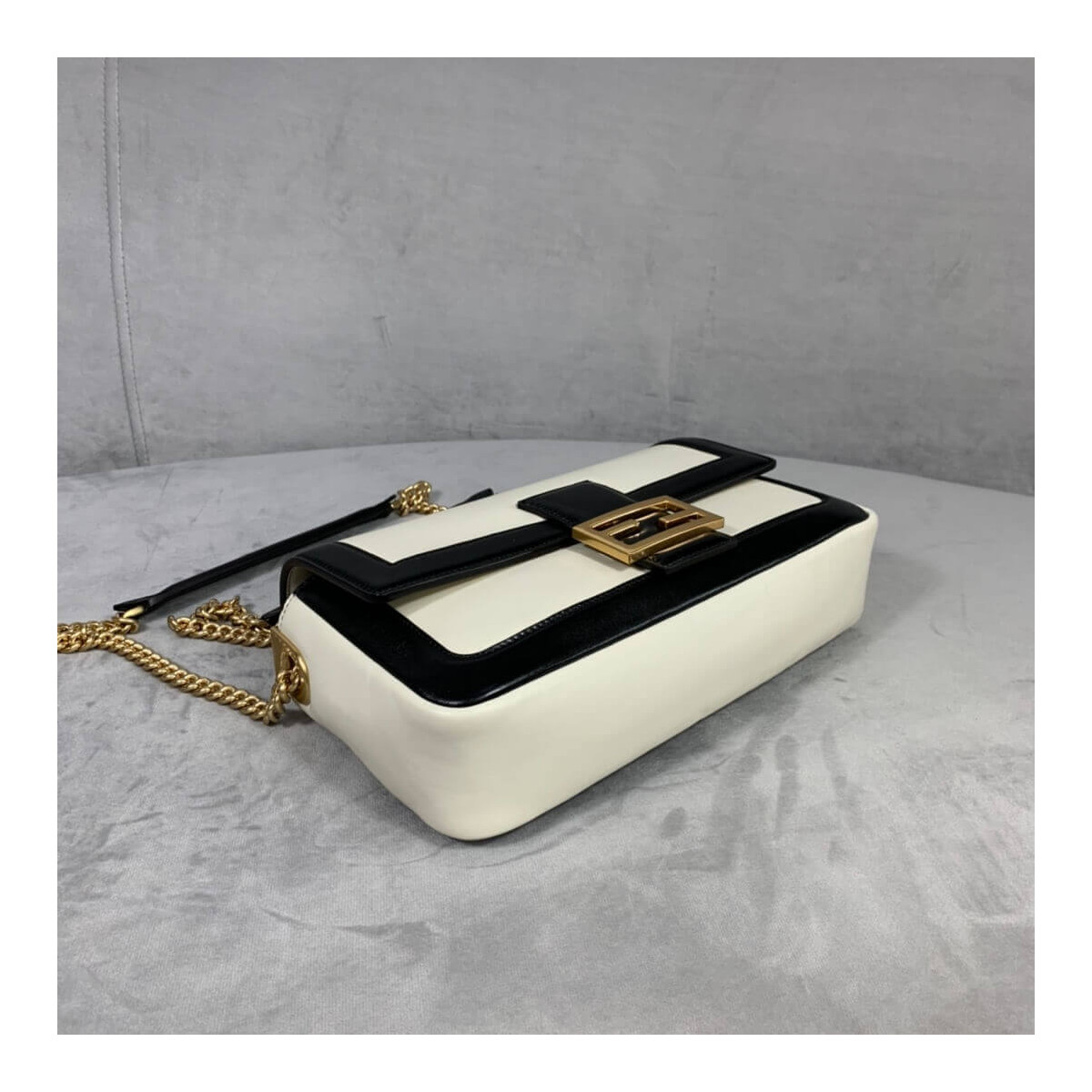 Fendi Baguette Chain Bag In Nappa Leather 8BR783