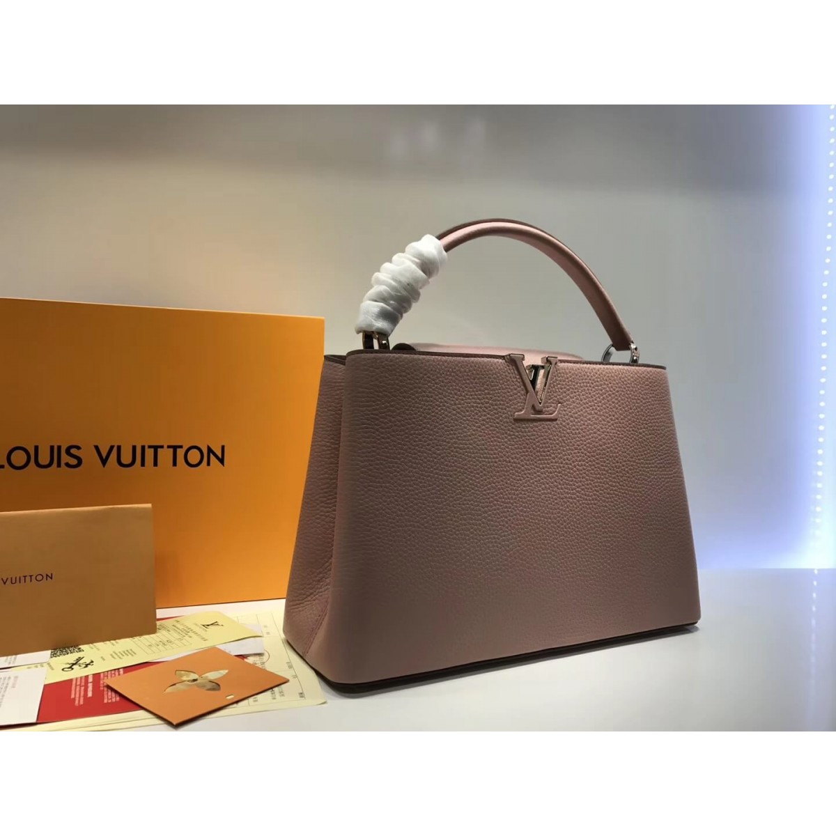 Louis Vuitton Taurillon Leather Capucines MM M48864