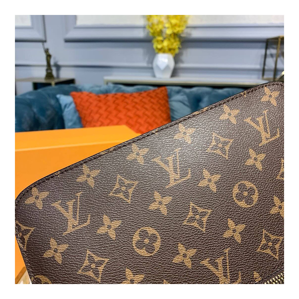 Louis Vuitton Monogram Canvas Pochette Metis M44668