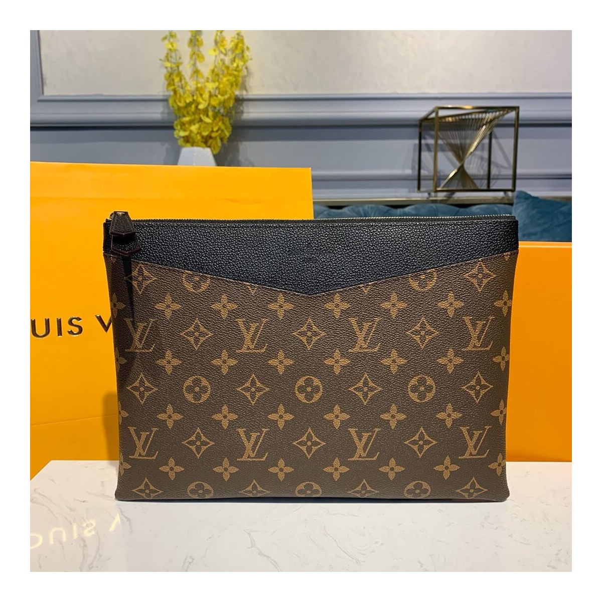 Louis Vuitton Monogram Canvas Daily Pouch M62942