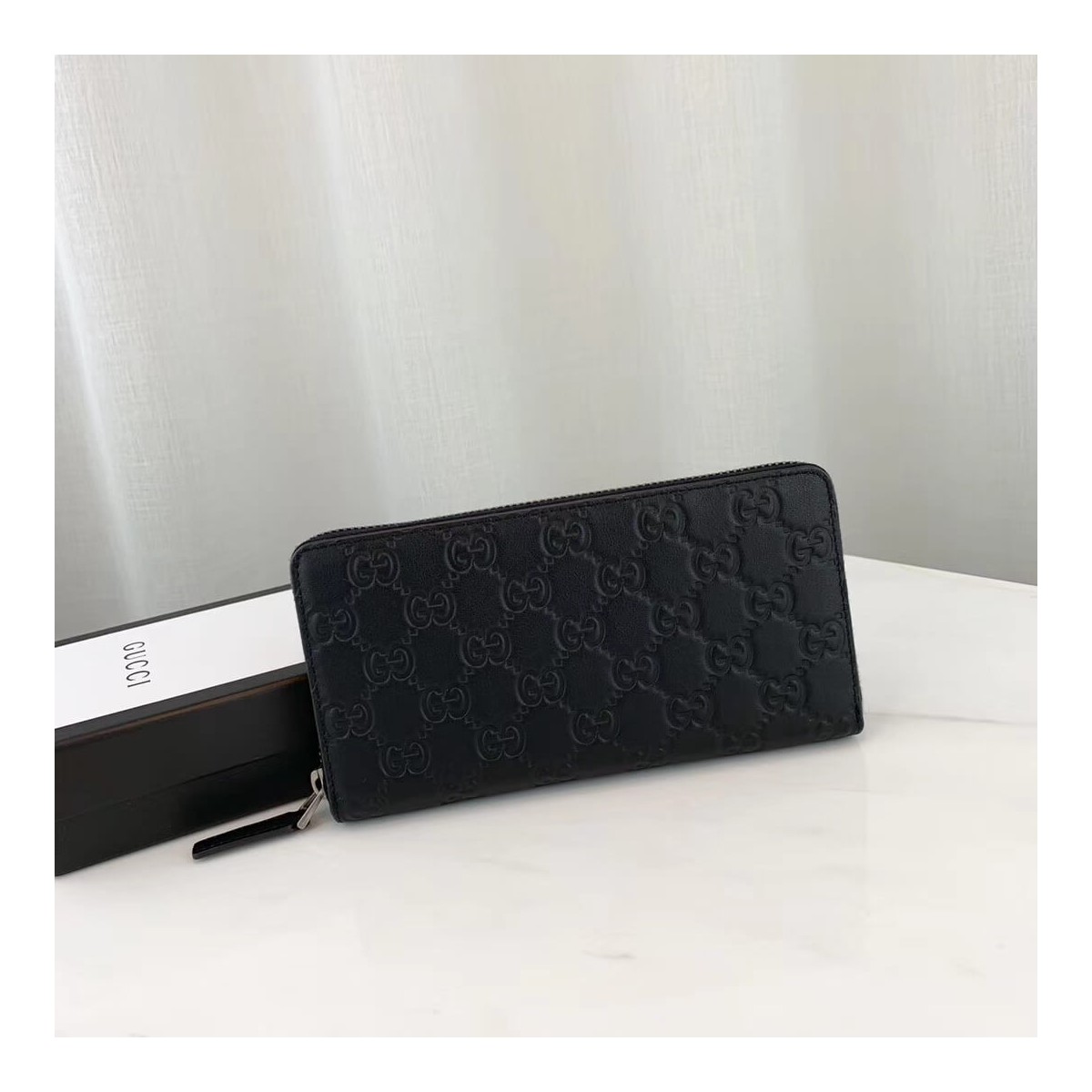 Gucci Signature Zip Around Wallet 307987