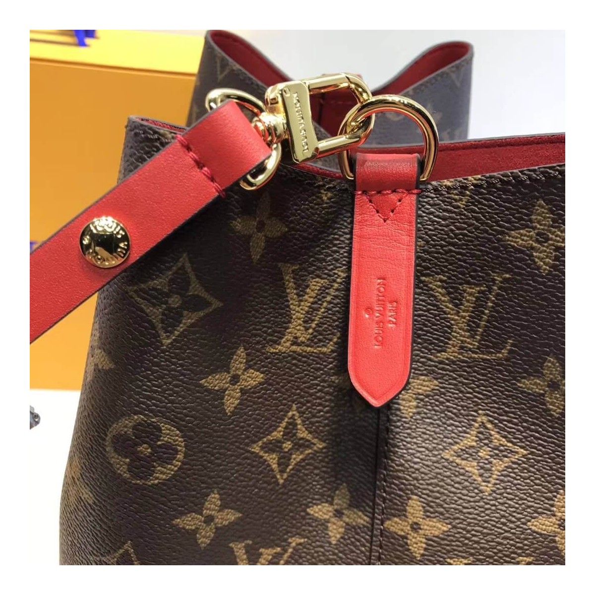 Louis Vuitton Monogram Canvas NeoNoe M44021