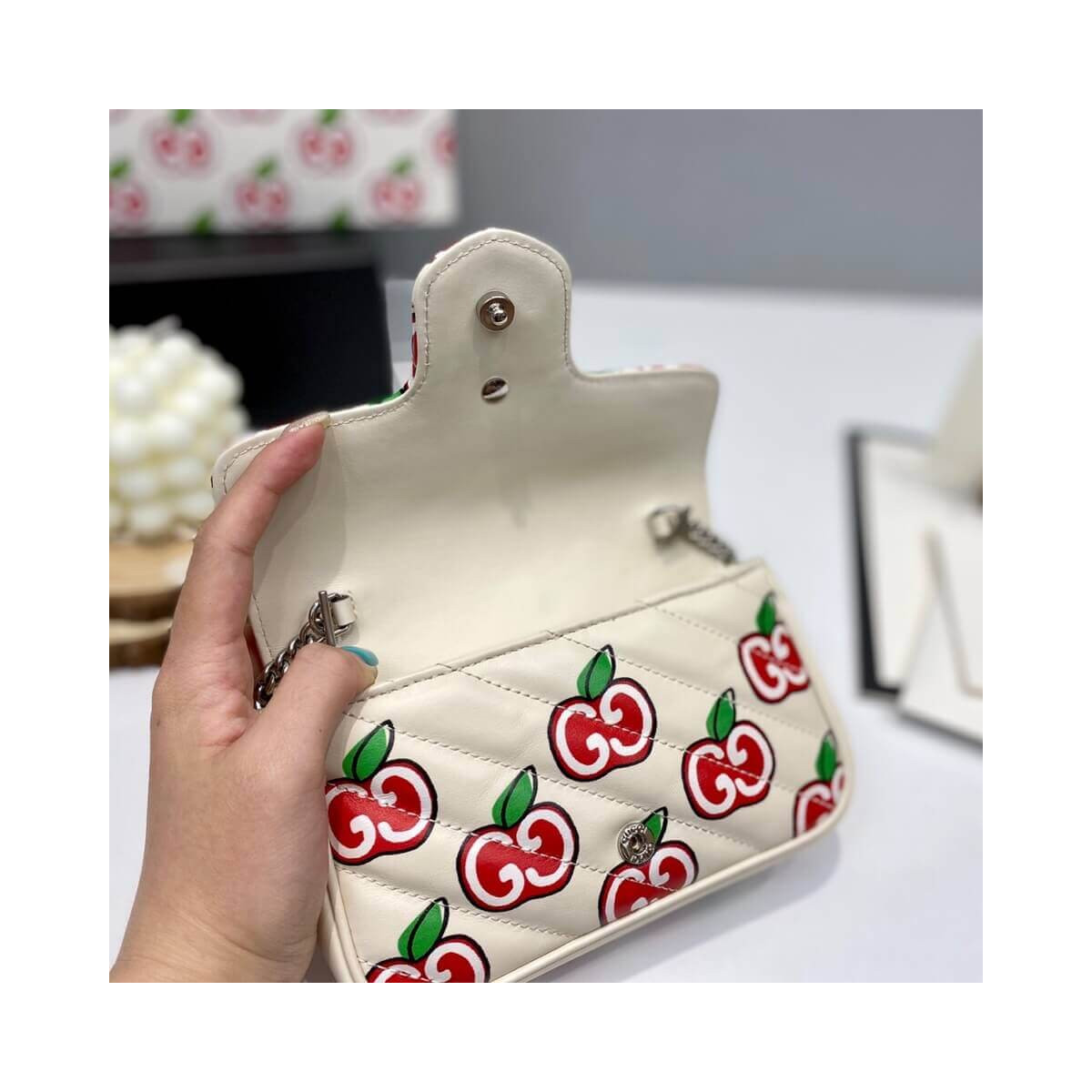 Gucci GG Apple Print Super Mini Bag 476433