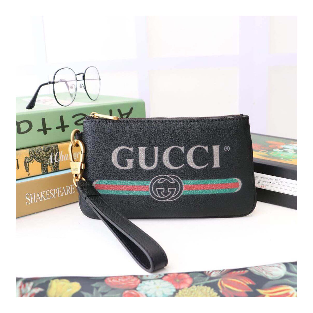 Gucci Logo Print Clutch Bag 526886