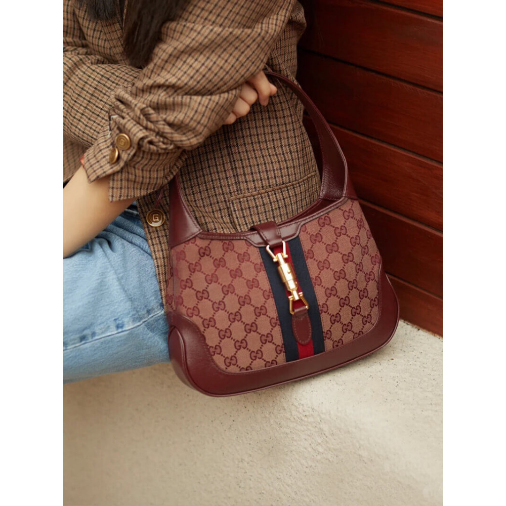 Gucci Jackie 1961 Small Shoulder Bag 636706 in Burgundy GG Canvas