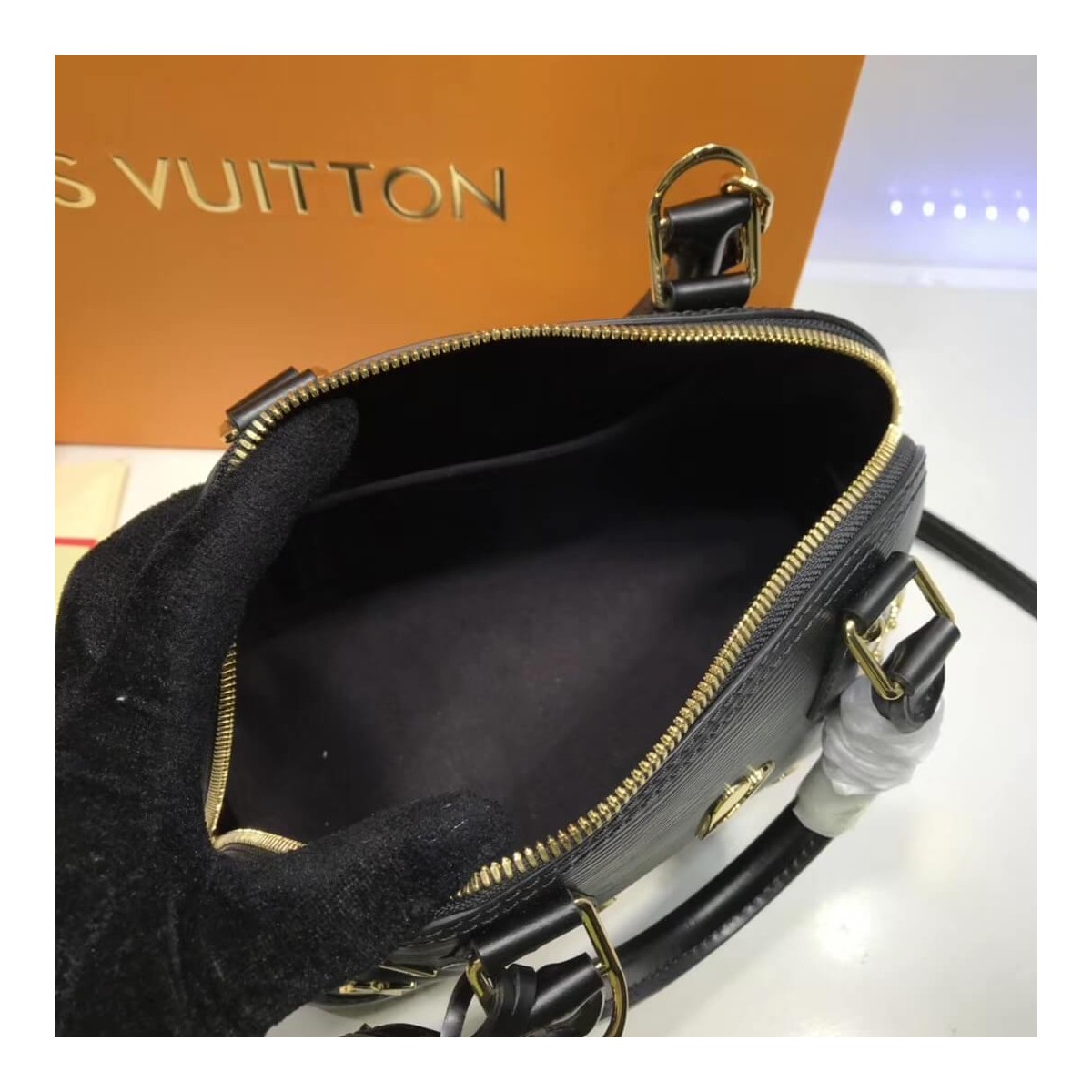 Louis Vuitton Epi Leather Alma BB M52884 M52885