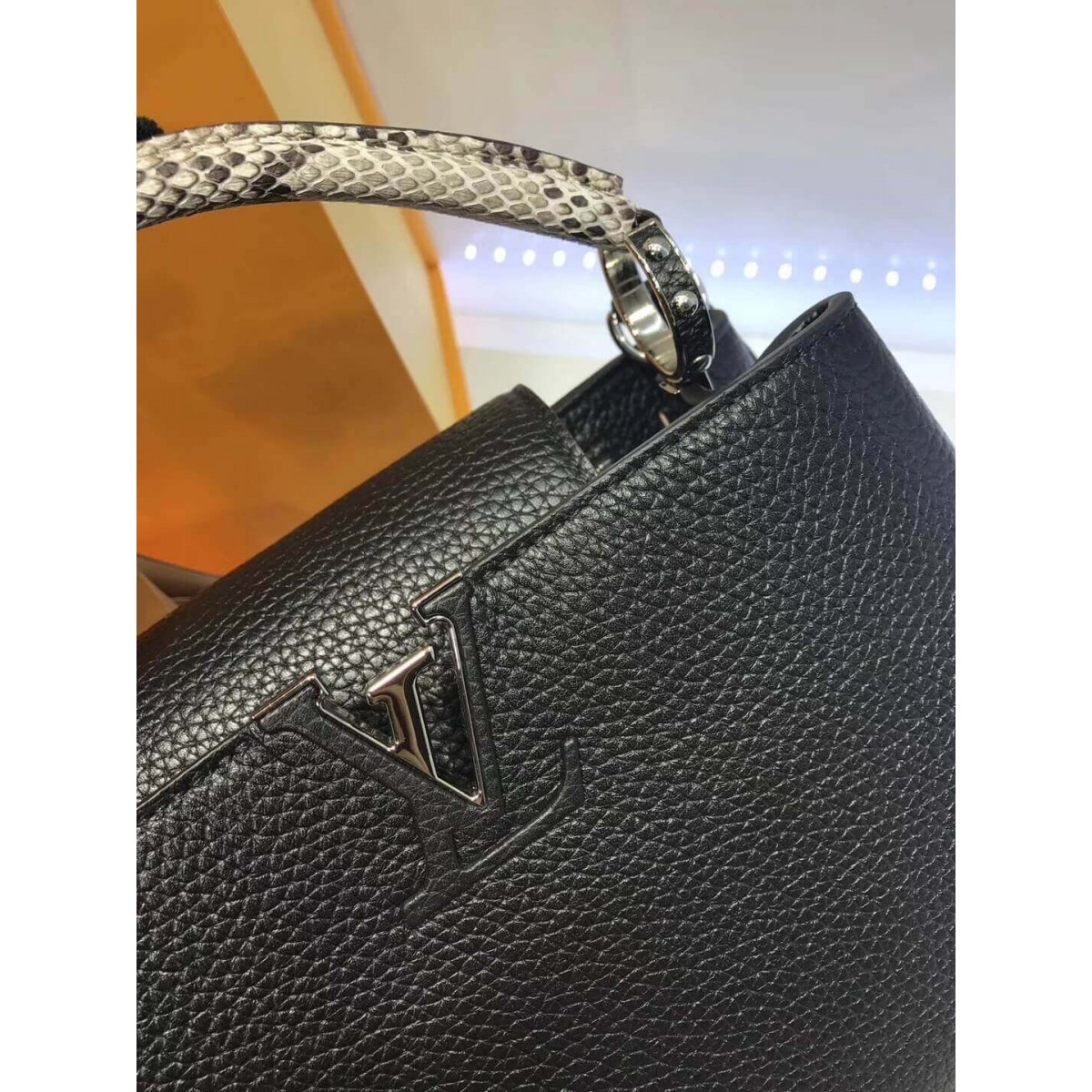 Louis Vuitton Taurillon Leather And Python Capucines BB N92039