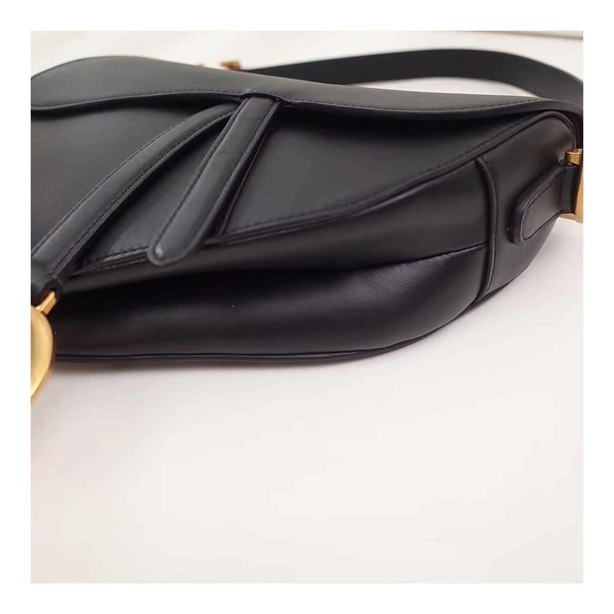 Christian Dior Smooth Calfskin Saddle Bag M0446