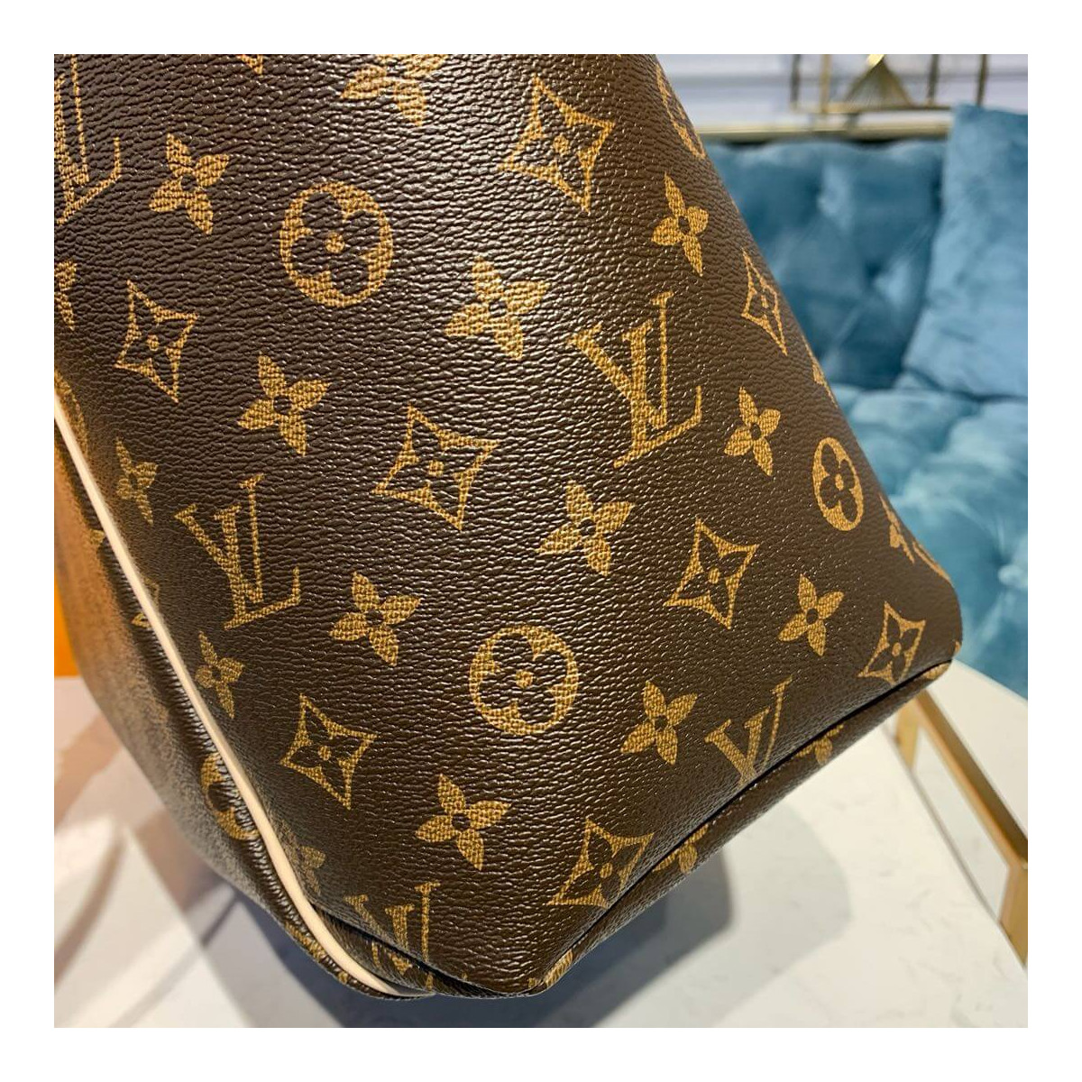 Louis Vuitton Monogram Canvas Totally MM M56689