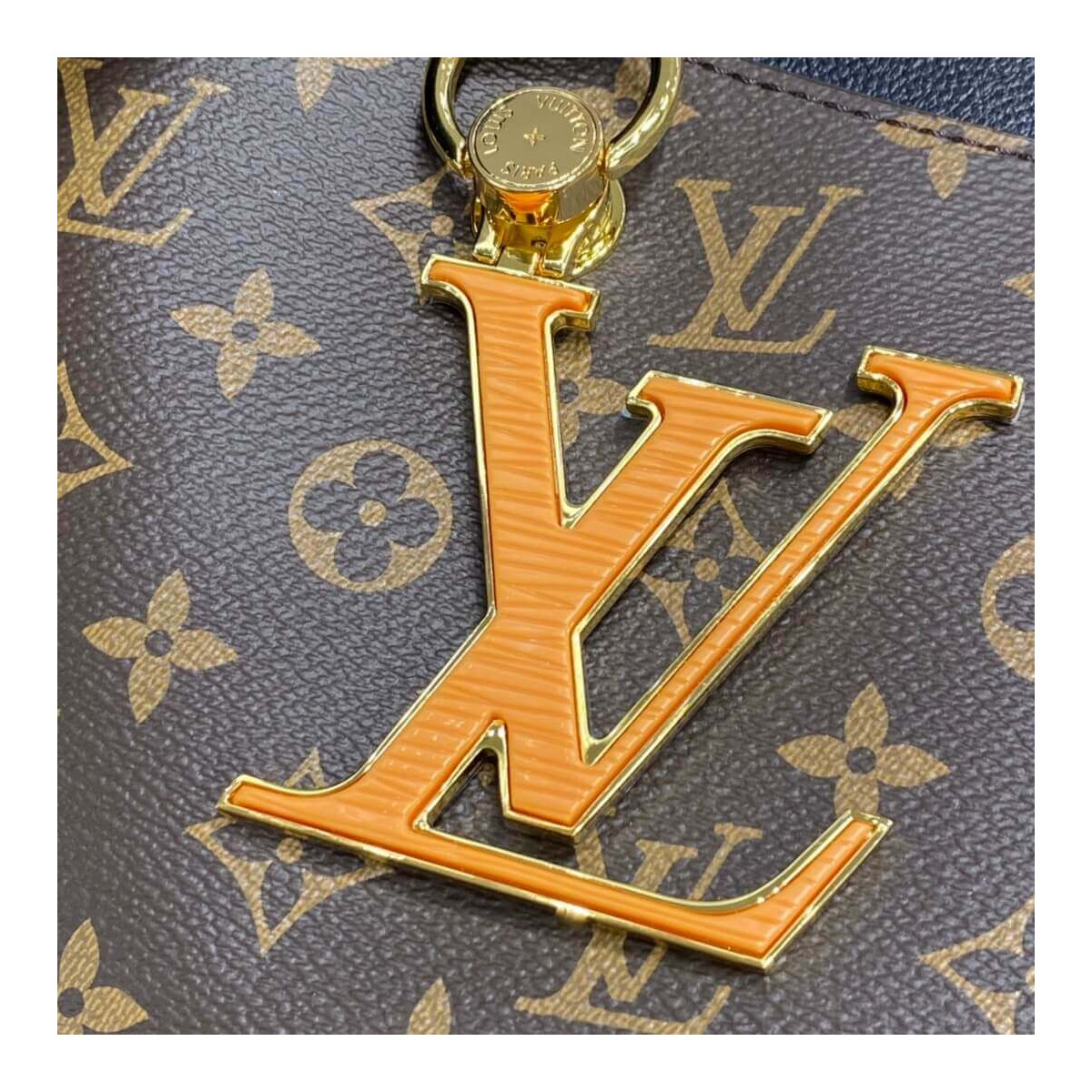 Louis Vuitton Monogram Canvas LV Riverside M40135