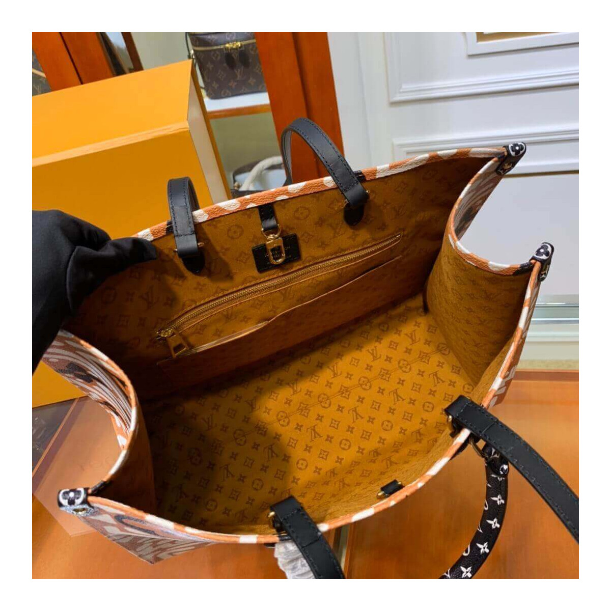 Louis Vuitton LV Crafty Onthego GM M45358 M45359