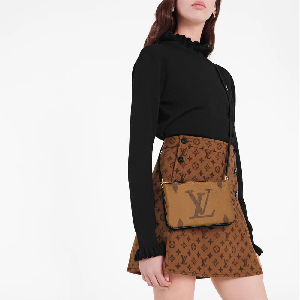 Louis Vuitton Monogram Double Zip Pochette M69203