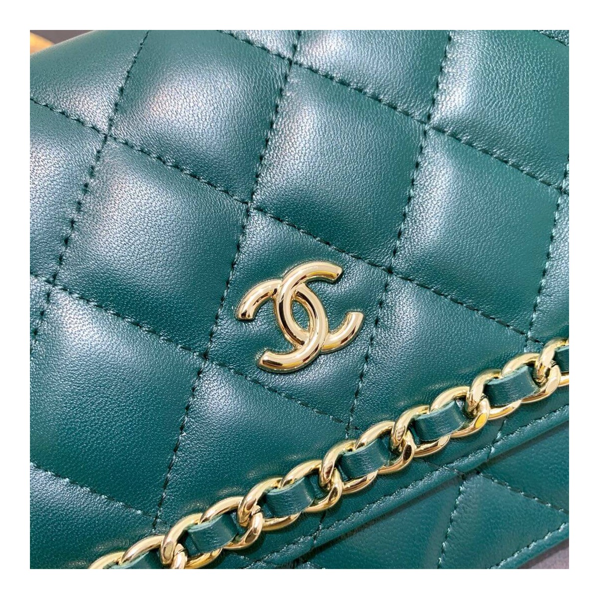 Chanel Lambskin Chain Bag 86058