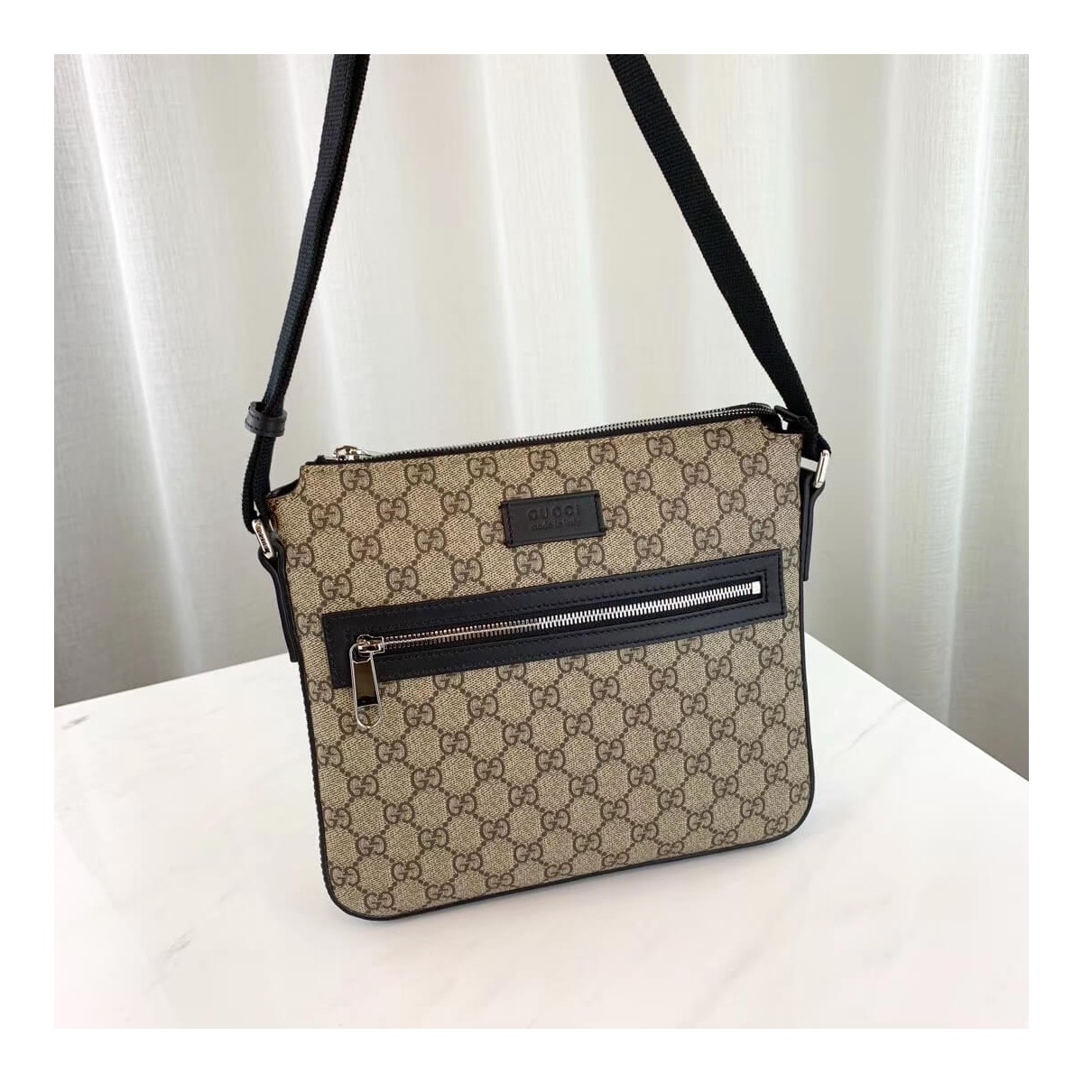 Gucci GG Supreme Messenger 406410