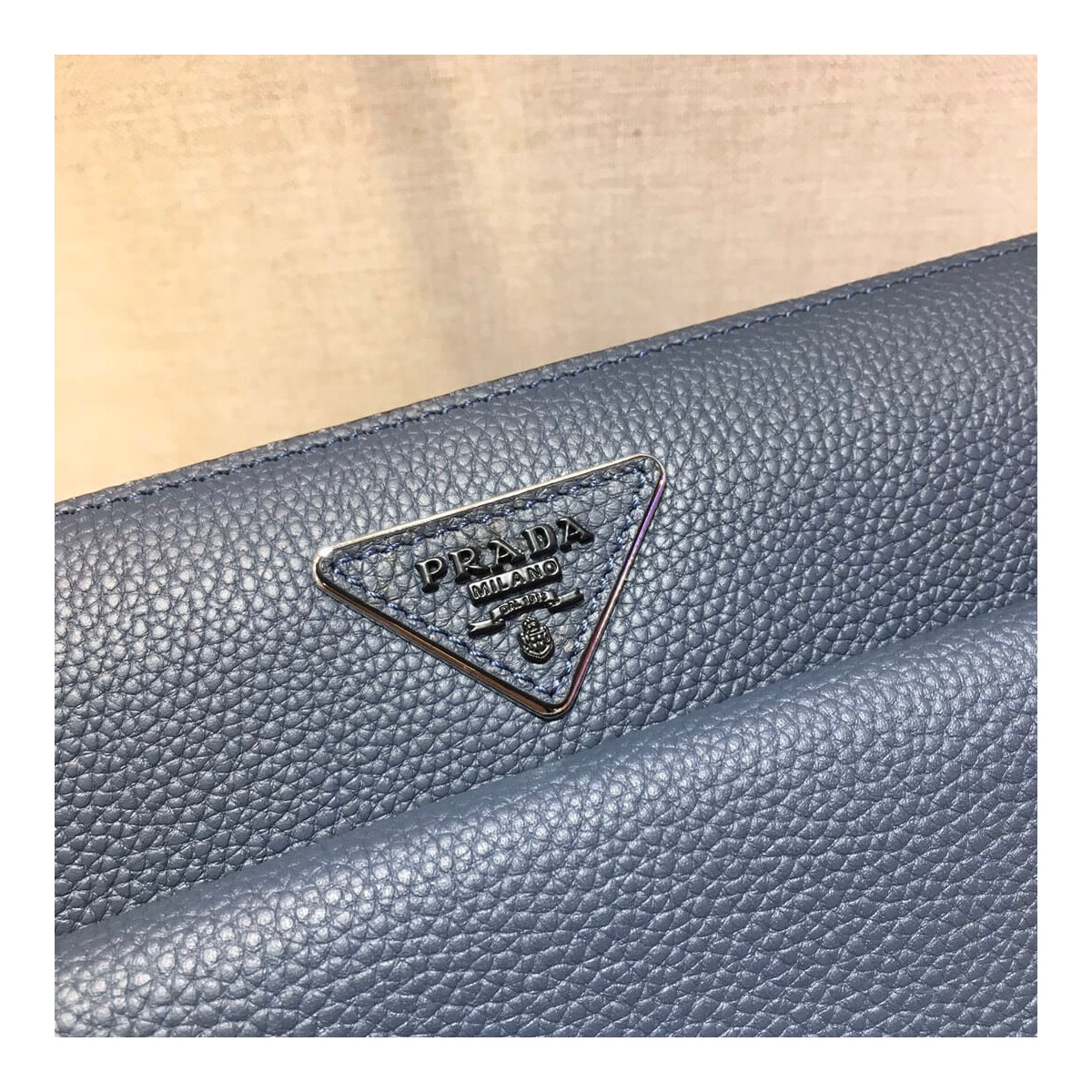 Prada Leather Clutch 2VF018