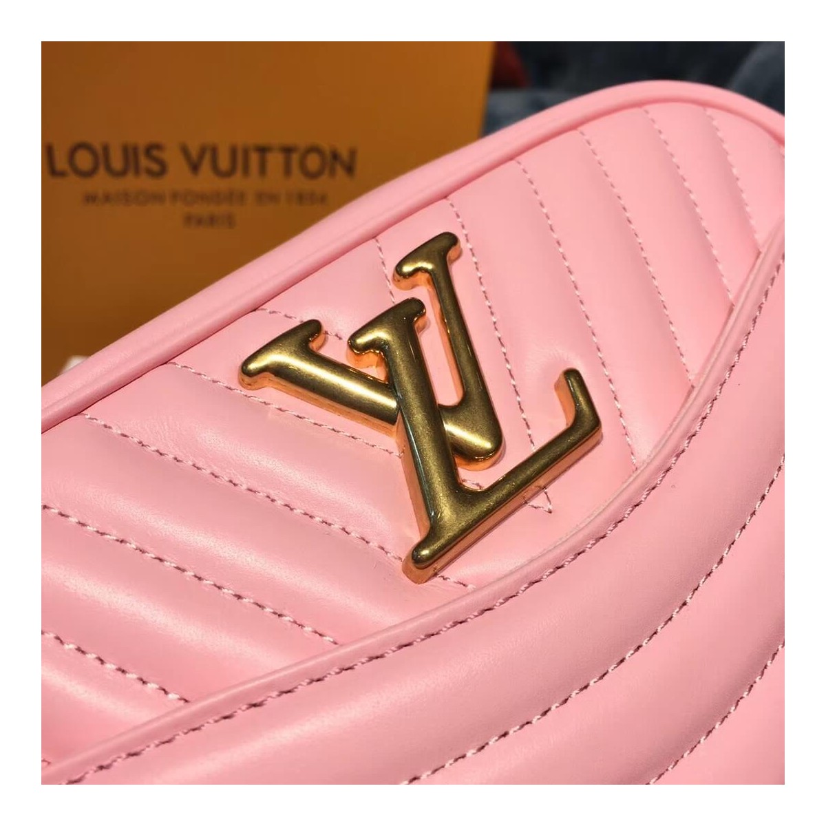 Louis Vuitton New Wave Camera Bag M53682