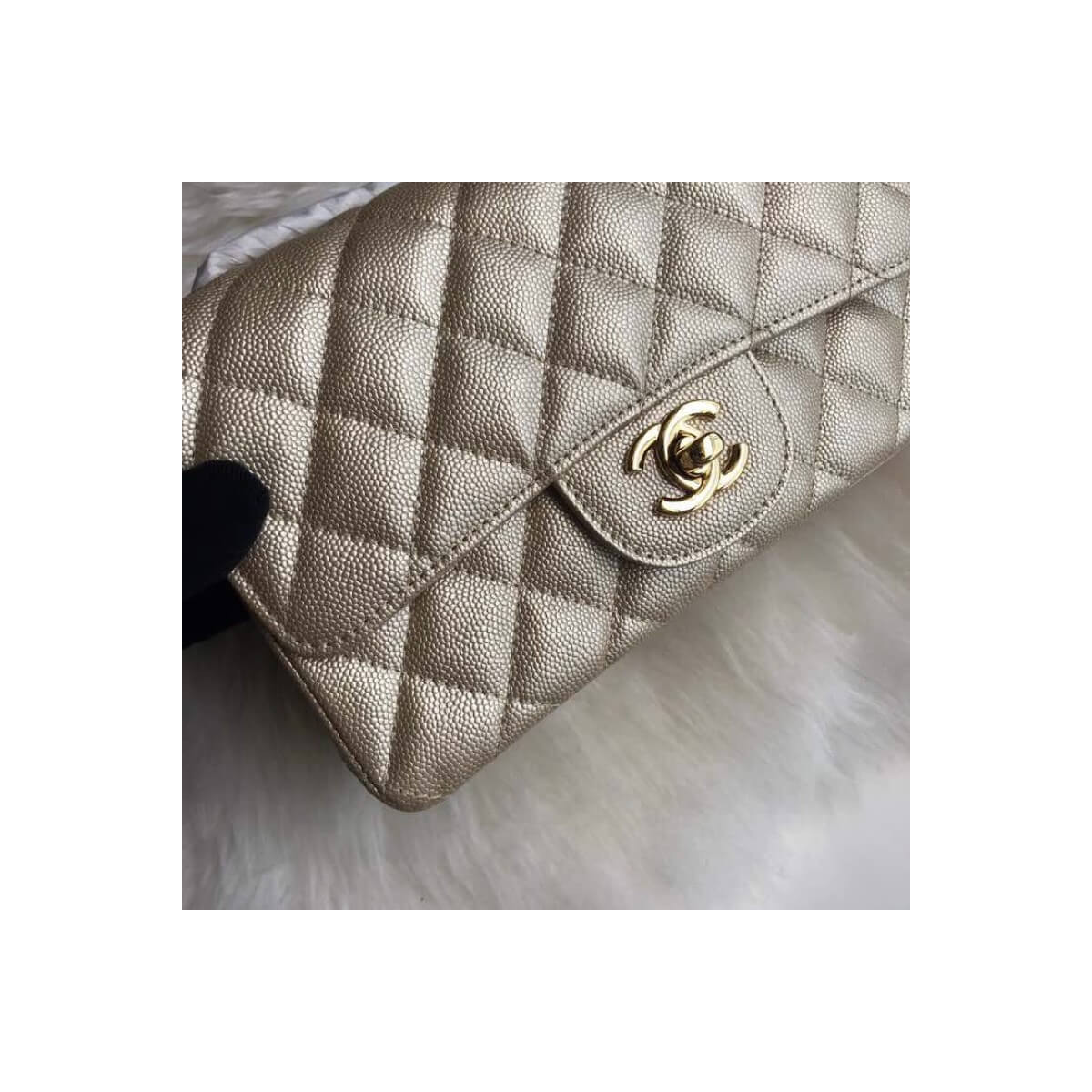 Chanel Caviar Calfskin 20cm Classic Flap Bag 1116