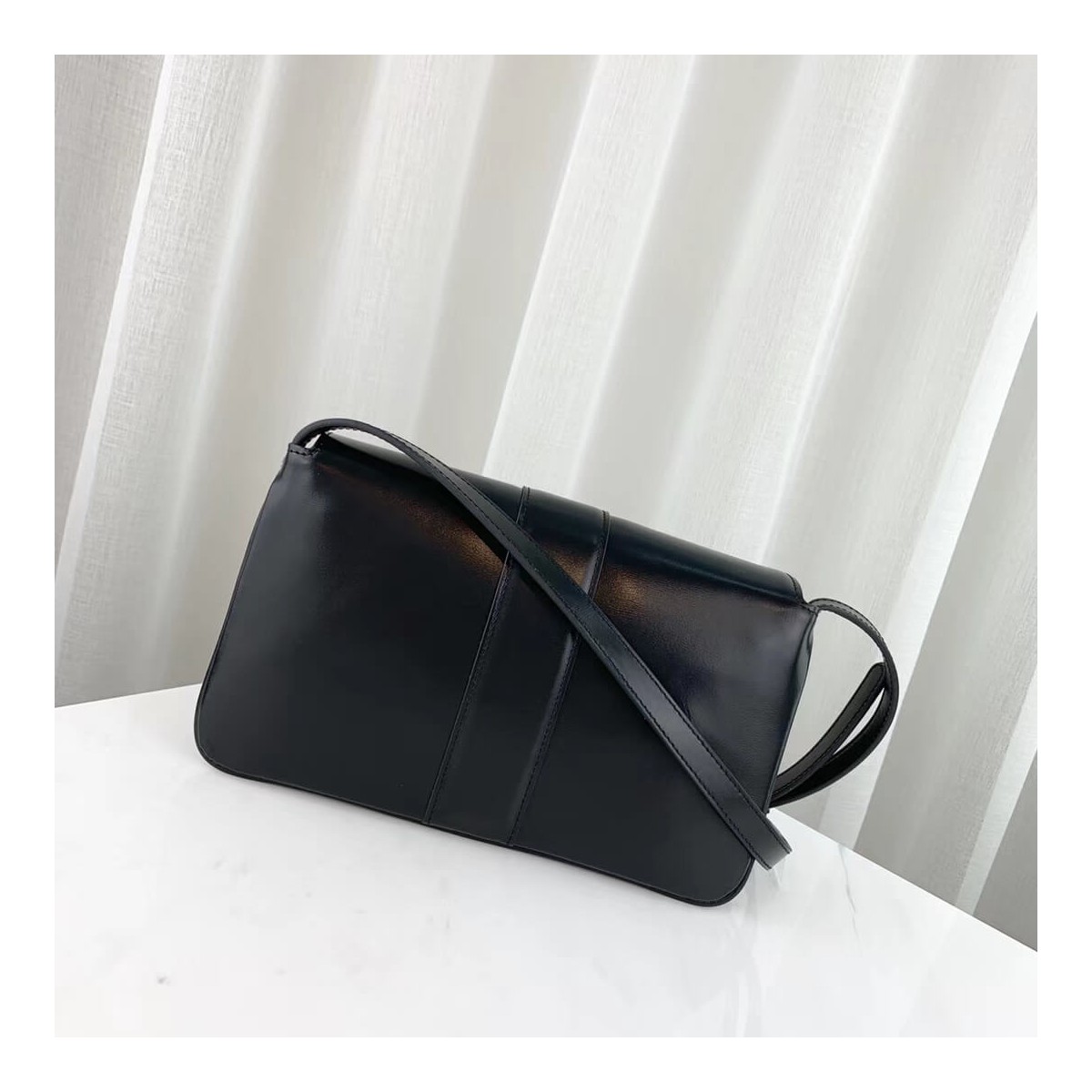 Gucci Arli Small Shoulder Bag 550129