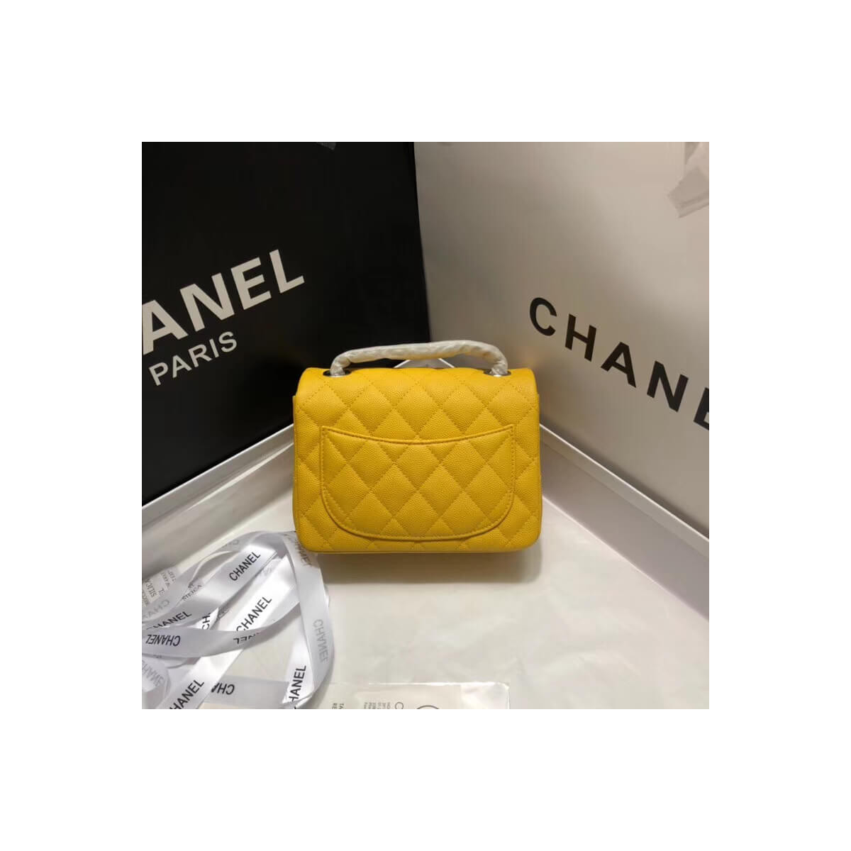 Chanel Caviar Leathe 17cm Classic Flap Bag 1115