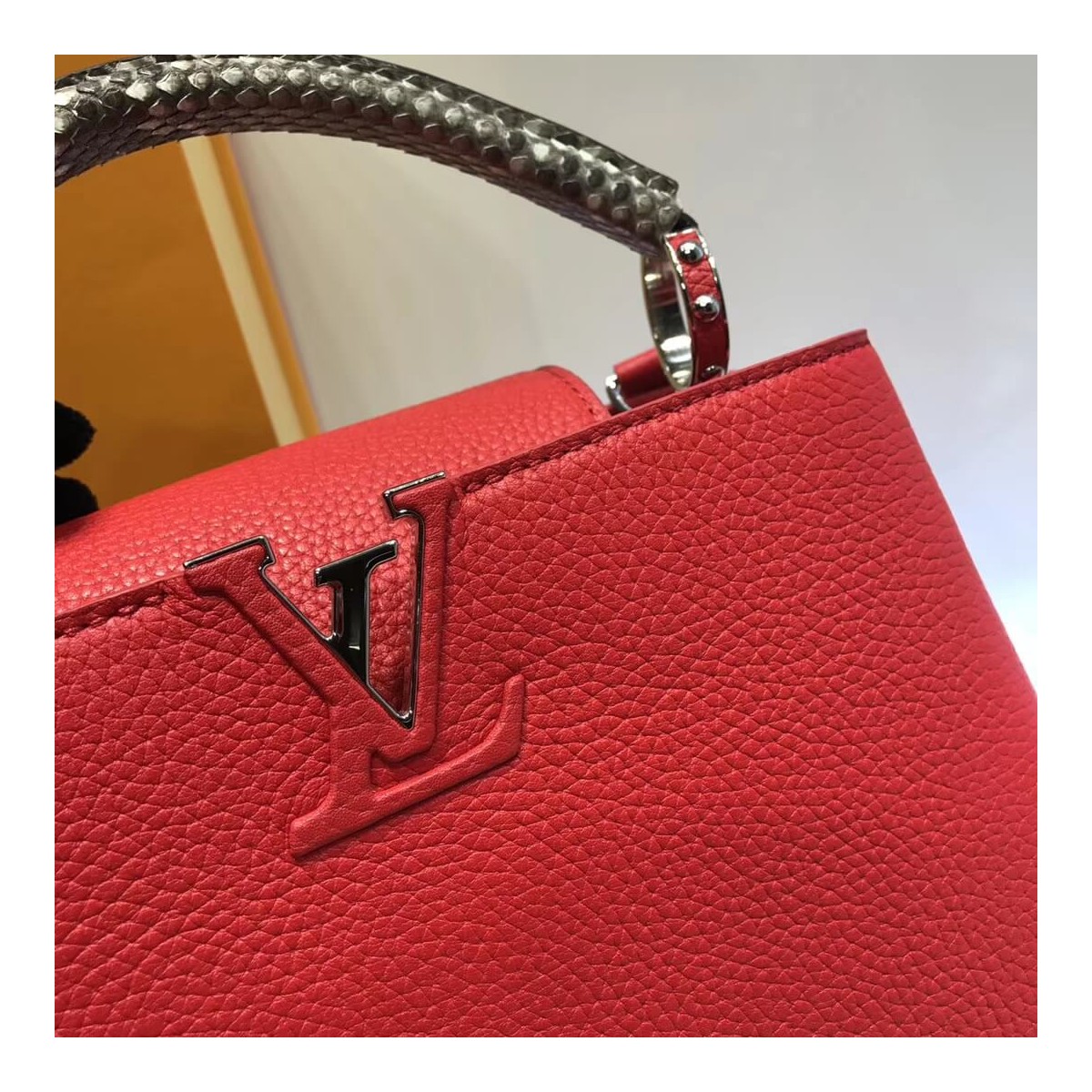 Louis Vuitton Taurillon Leather And Python Capucines BB N92039