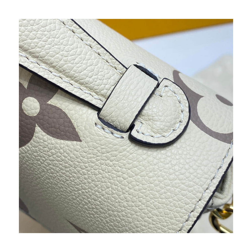 Louis Vuitton Pochette Metis M45596