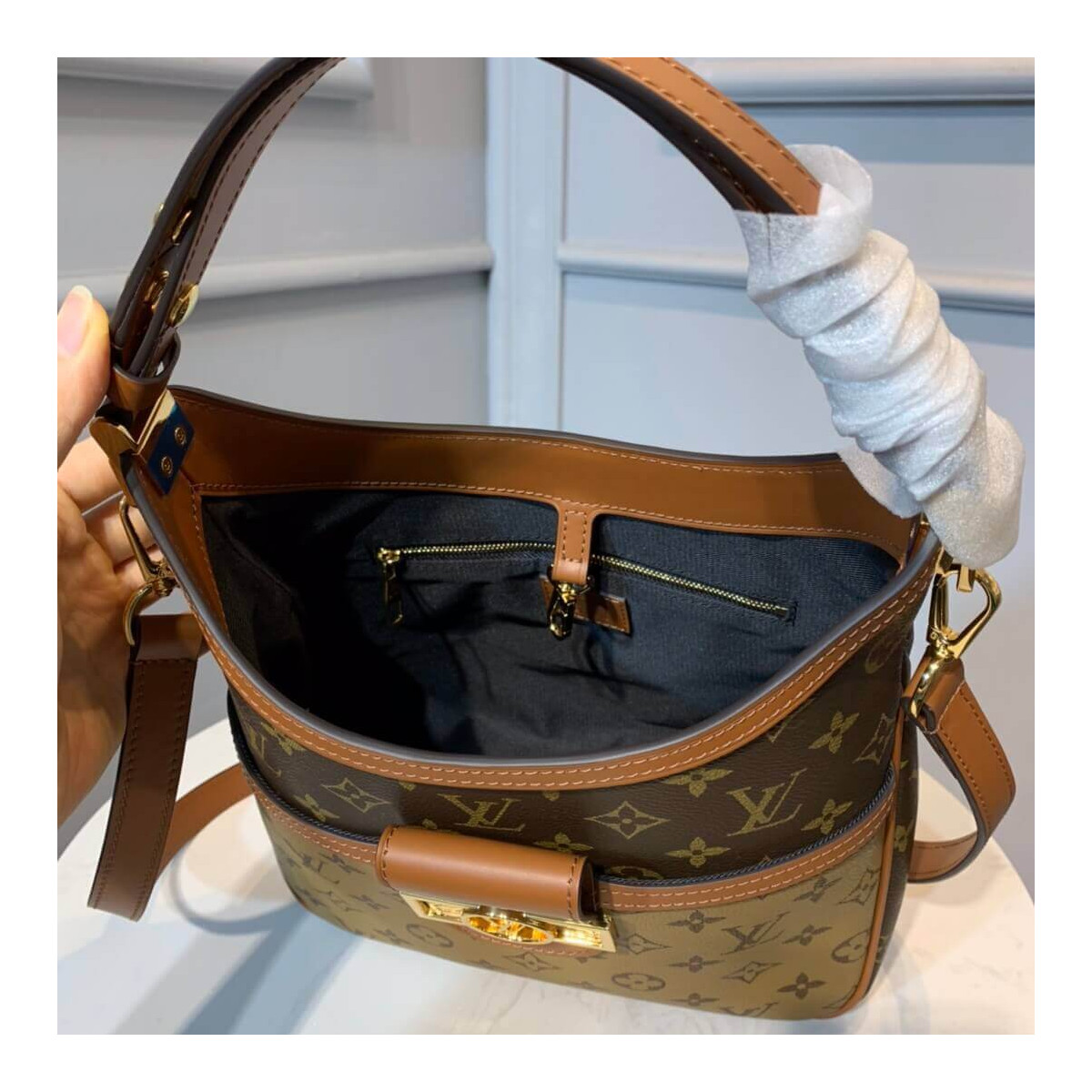 Louis Vuitton Hobo Dauphine PM M45194