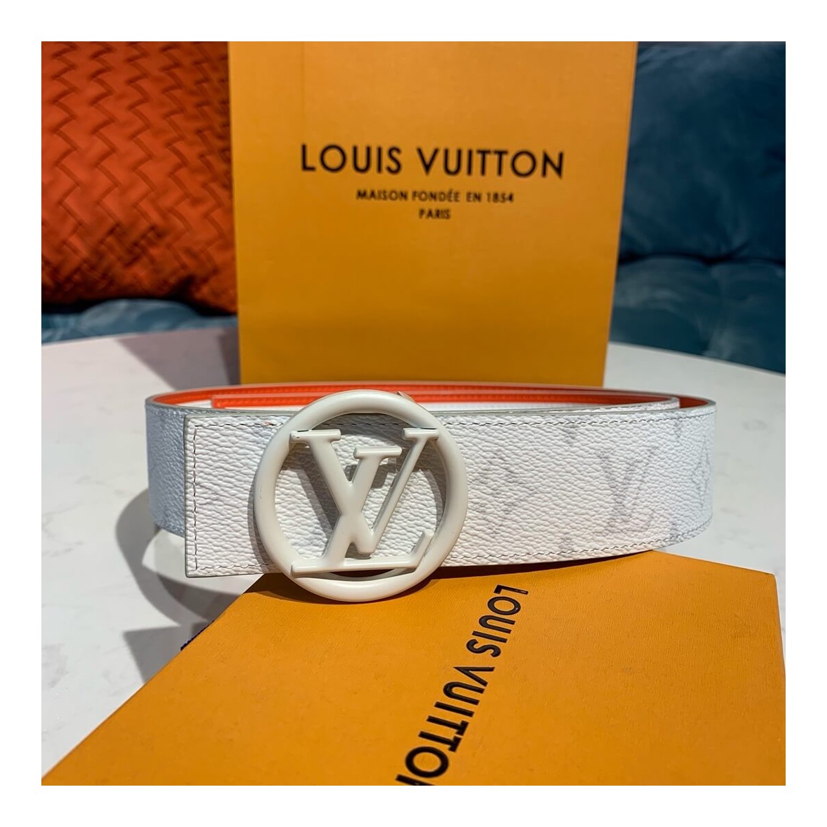 Louis Vuitton 40mm LV Circle Reversible Belt M0169U