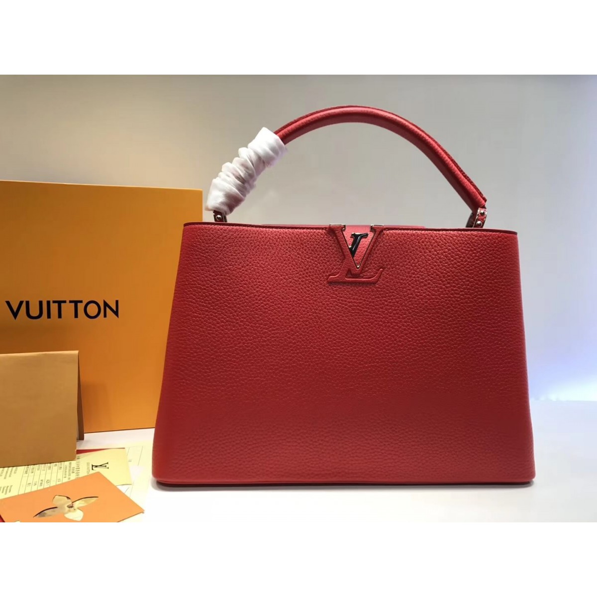 Louis Vuitton Taurillon Leather Capucines MM M48864