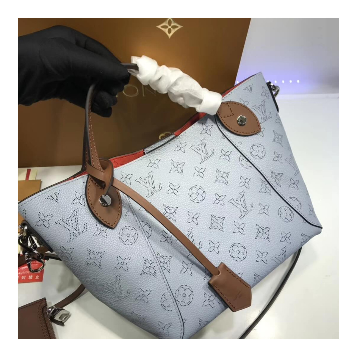 Louis Vuitton Mahina Leather Hina PM M54351 M54353