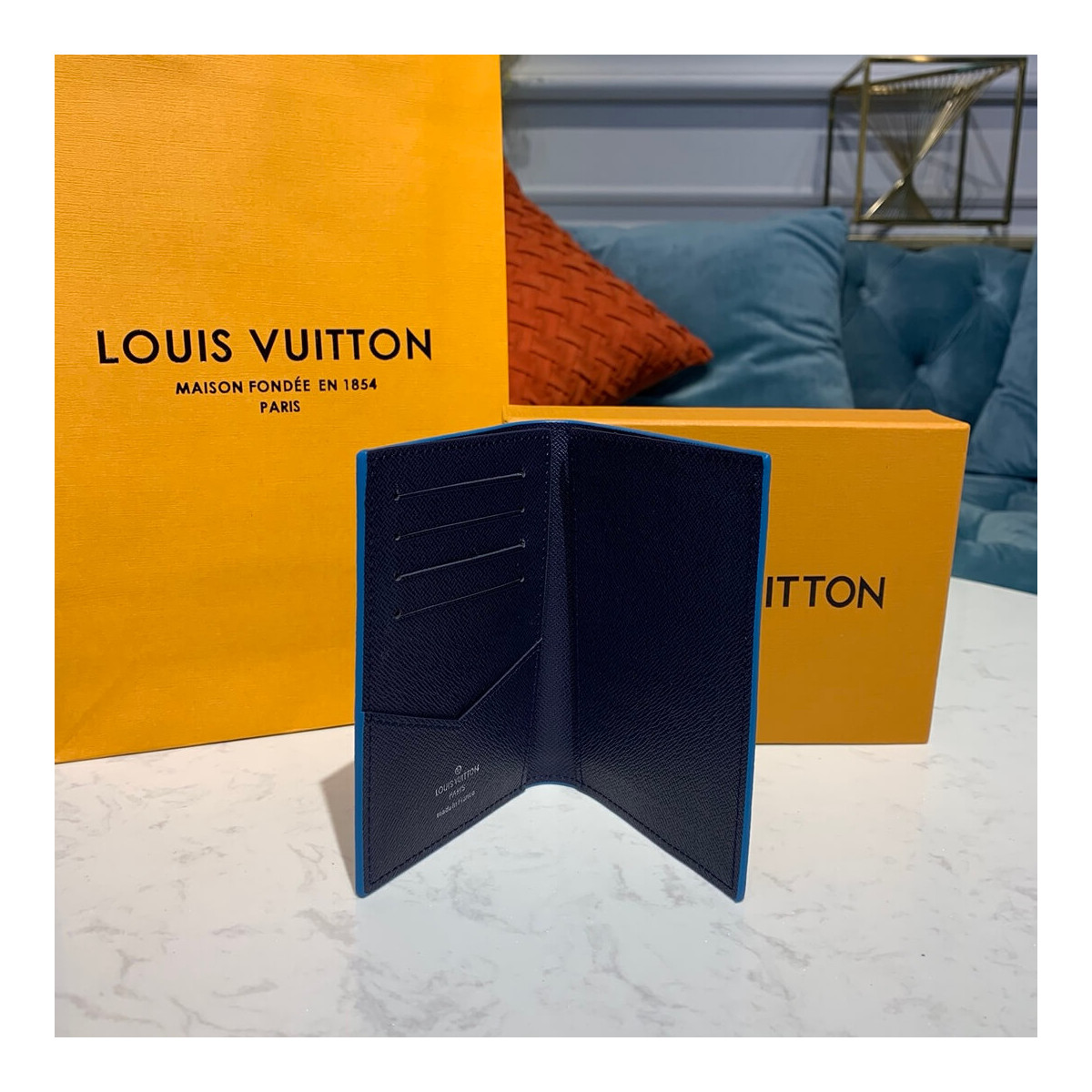 Louis Vuitton Taiga Leather Passport Cover M64596