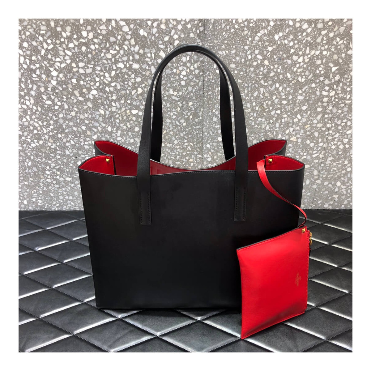 Valentino Garavani Large Vring Shopping Tote A0090