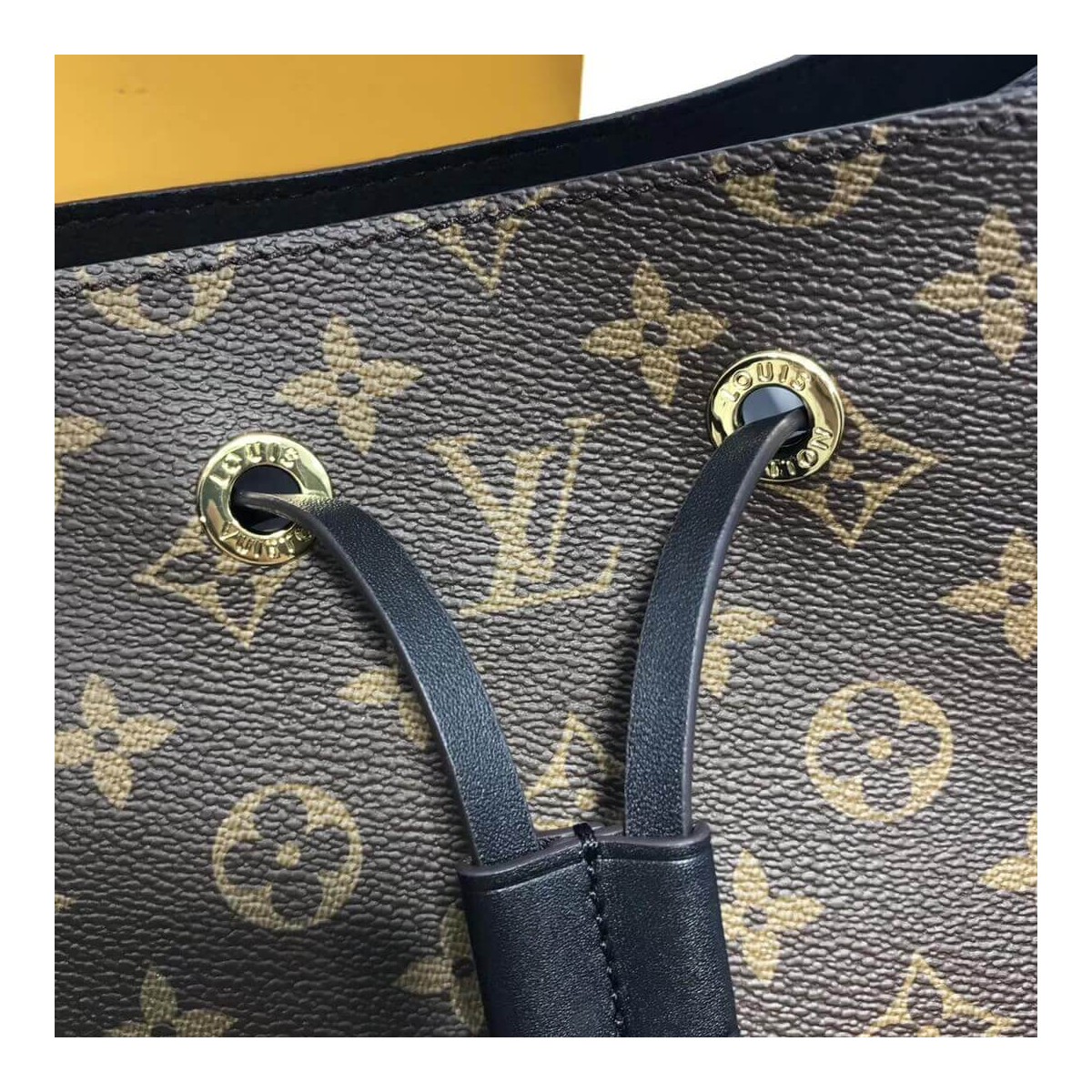 Louis Vuitton Monogram Canvas NeoNoe M44021