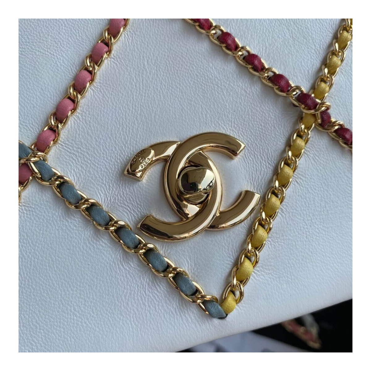 Chanel Entwined Chain Bag AS2383