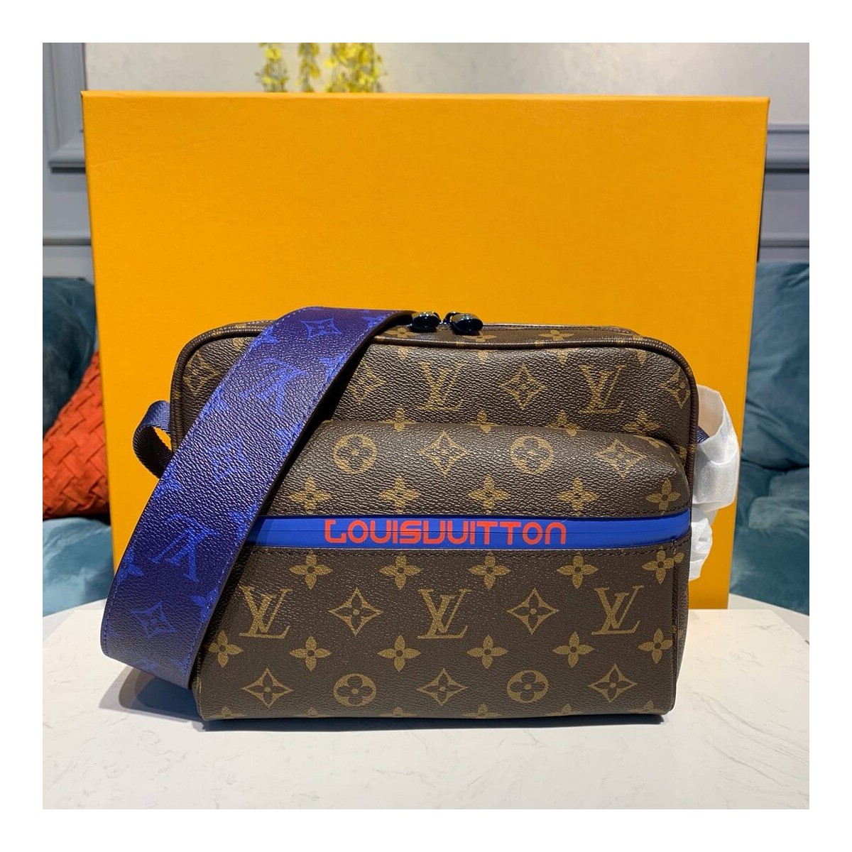 Louis Vuitton Monogram Messenger PM M43843