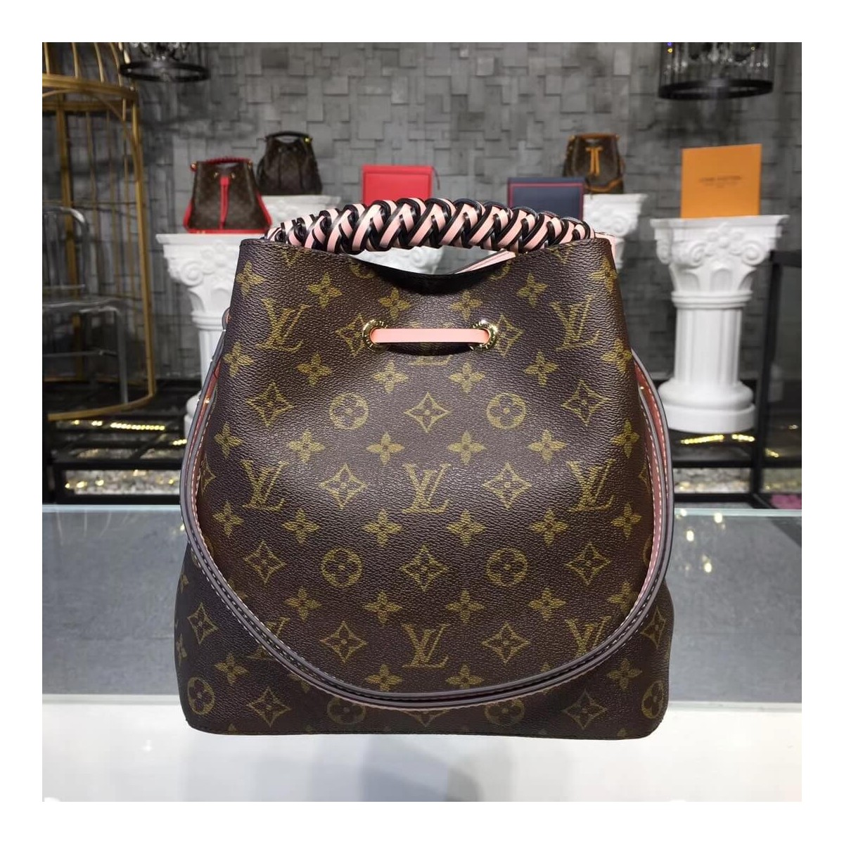 Louis Vuitton Monogram Canvas NeoNoe M43985