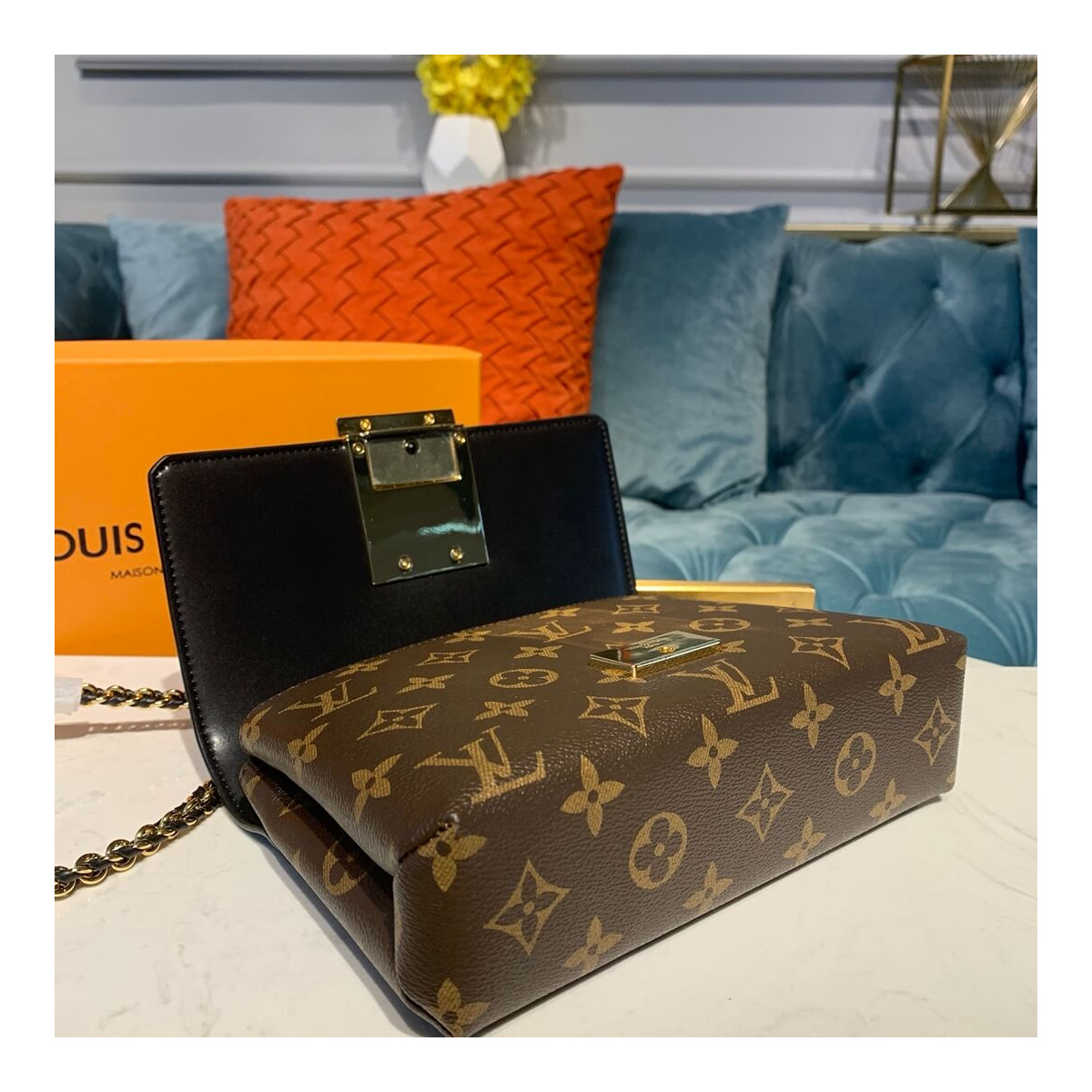 Louis Vuitton Pochette LV Thelma M44916