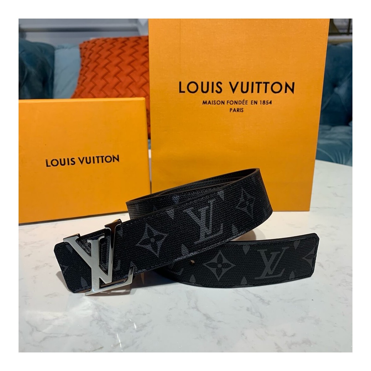 Louis Vuitton Monogram Eclipse LV Initiales 40mm Reversible M9043U