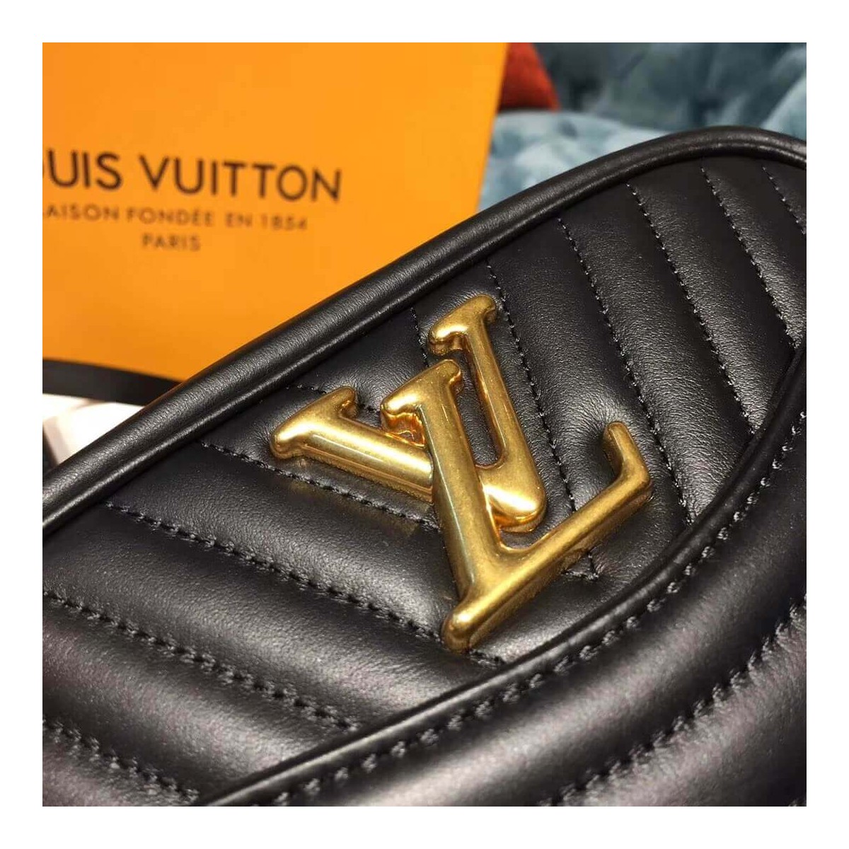 Louis Vuitton New Wave Camera Bag M53682