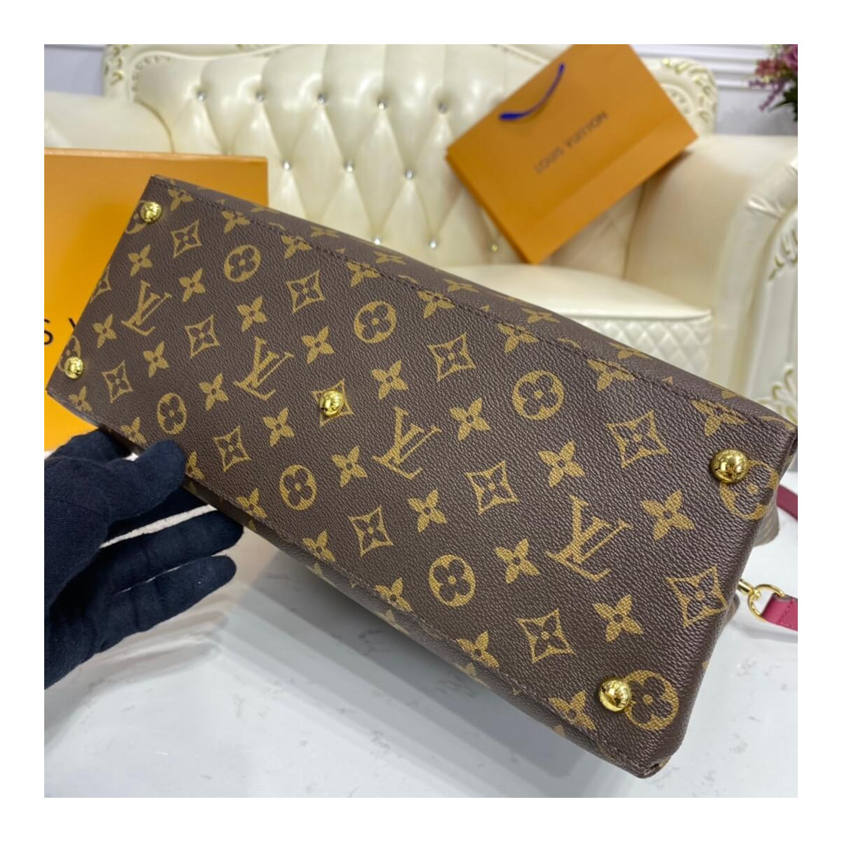 Louis Vuitton Monogram Canvas LV Riverside M40135