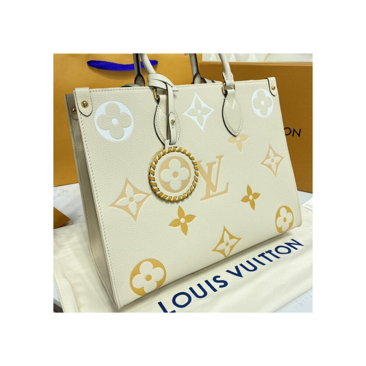 Louis Vuitton Onthego MM M45717 M45718