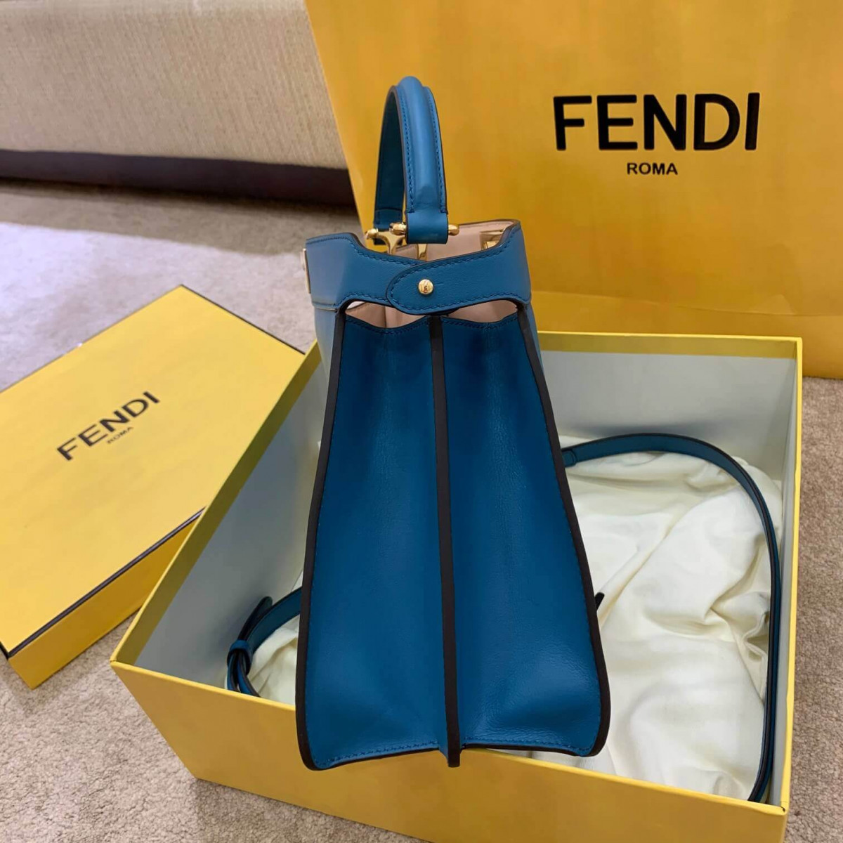 Fendi Medium Peekaboo ISeeU Bag 8BN321