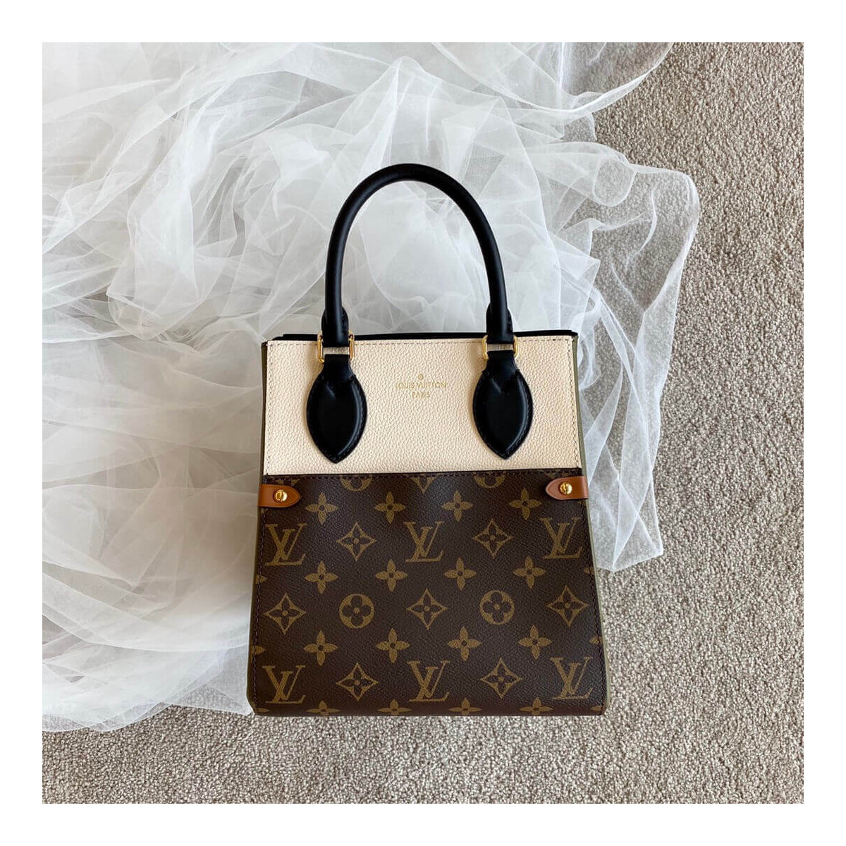 Louis Vuitton Fold Tote PM M45388 M45389