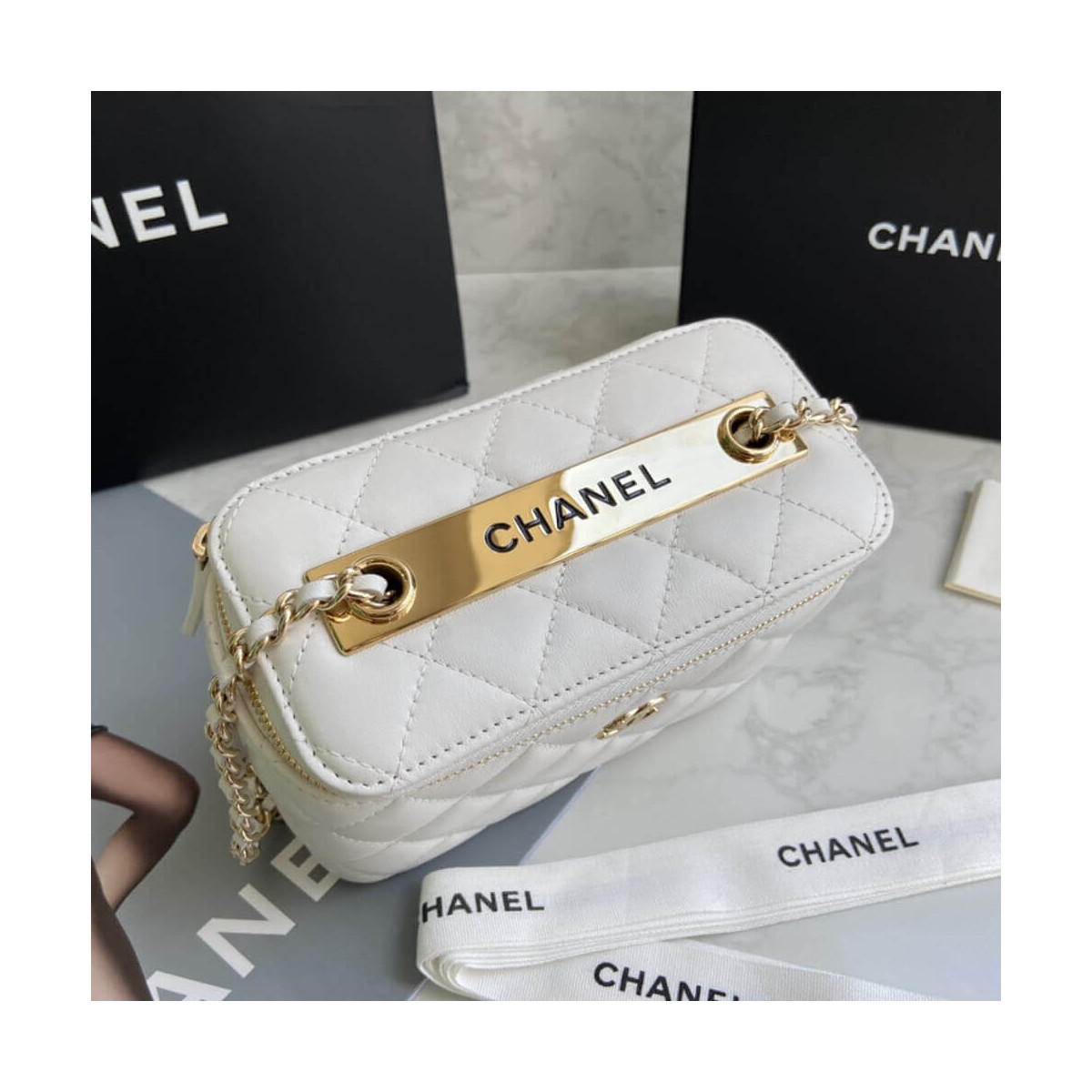 Chanel Mini Vanity Case With Chain AP1472